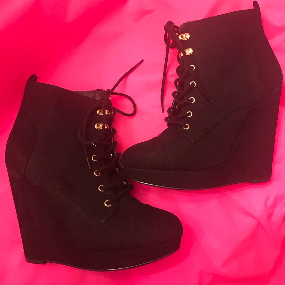 Wedge boots